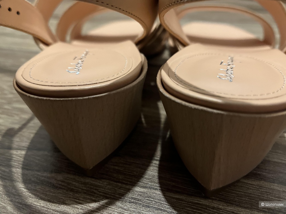 Босоножки Salvatore Ferragamo , р.41,5