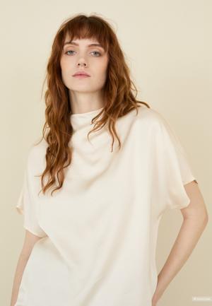 Блуза SOUVENIR, размер S (можно и на М)