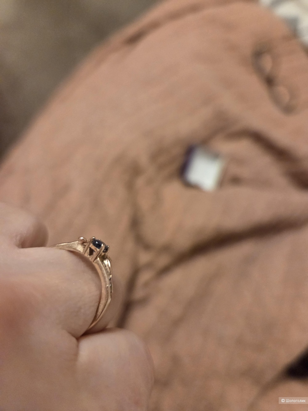 Кольцо золотое с сапфиром и бриллиантами.
