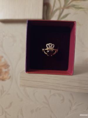 Кольцо золотое с натуральным гранатом и фианитами