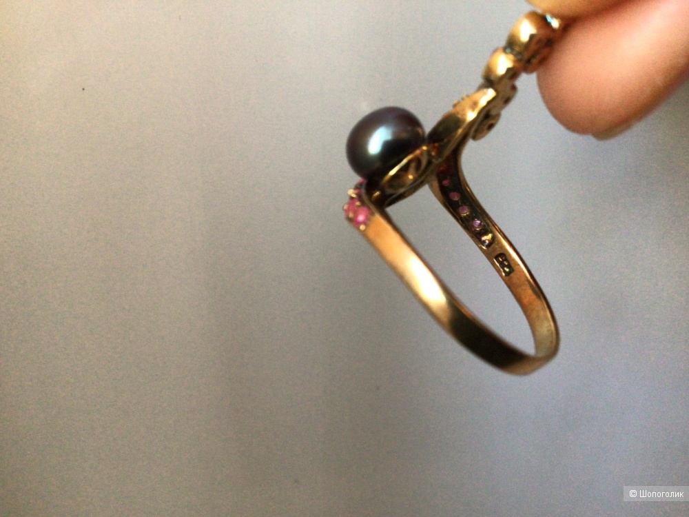 Серебряное кольцо с натуральными рубинами и жемчугом, 17,75-18