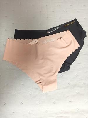Комплект трусиков Victoria's secret,p.M