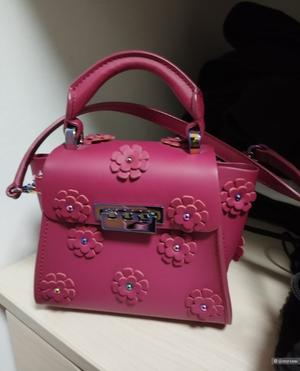 Сумочка Zac Posen, ширина 9 см, длина от 16 до 18 см, высота 14 см