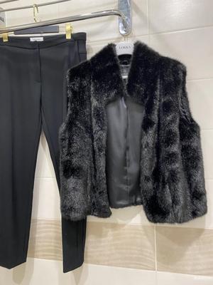 Жилет Madelein. Размер фирменный D44.