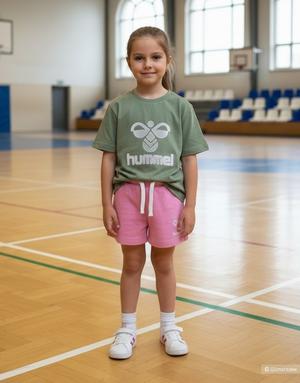 Шорты и футболка  116см Hummel