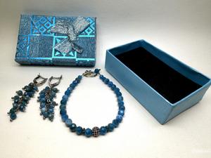 Комплект украшений из натурального апатита в подарочной коробочке