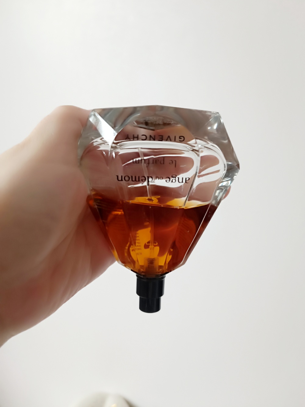 Givenchy ange ou demon le parfum, половина от 75 мл