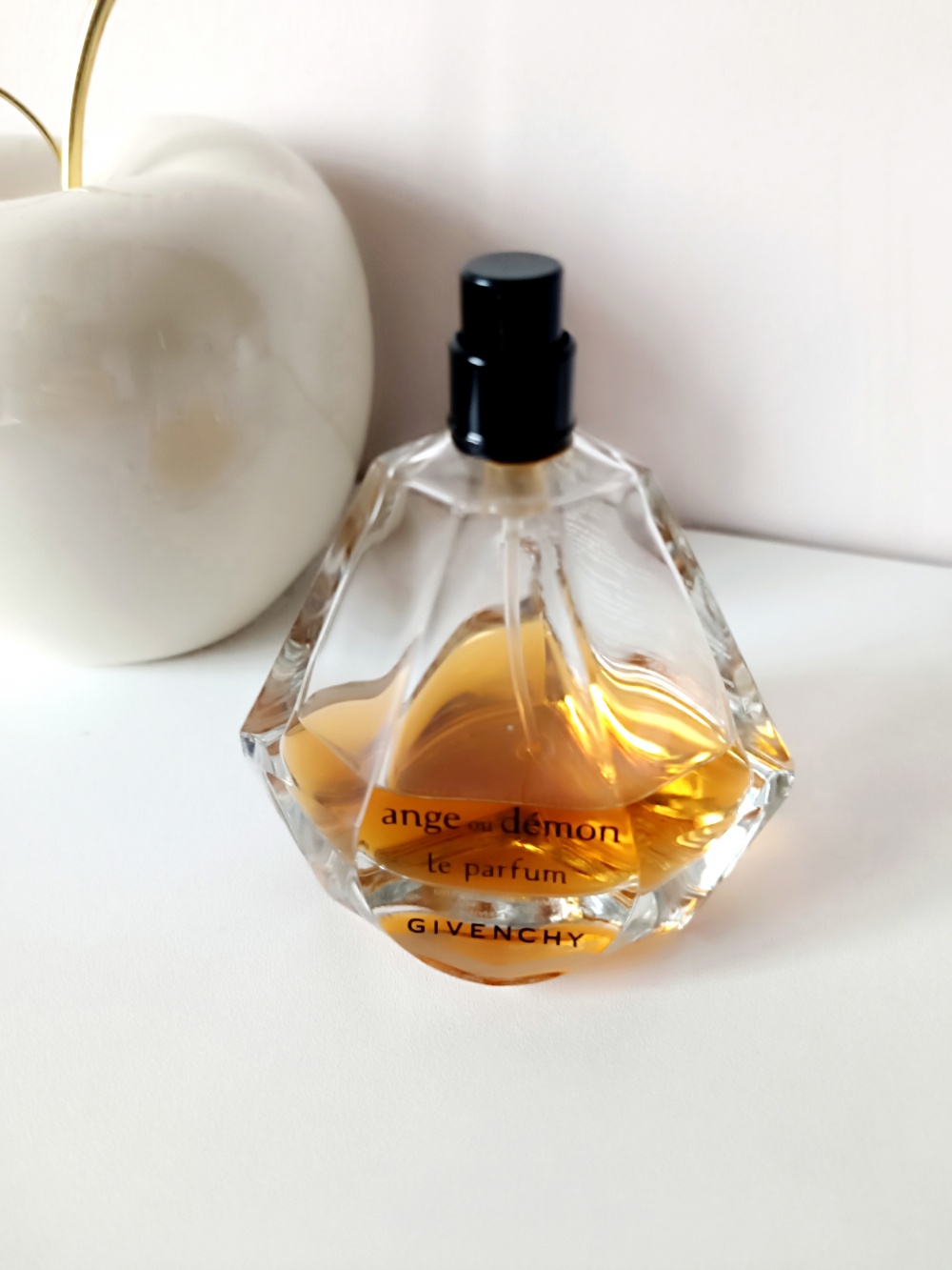 Givenchy ange ou demon le parfum, половина от 75 мл